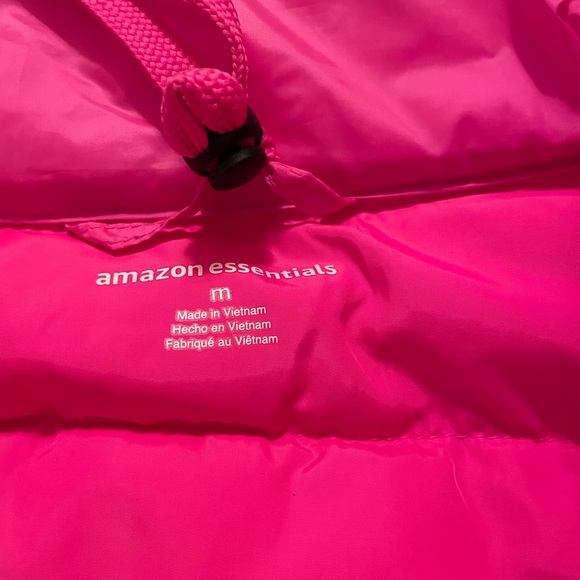 Amazon essentials puffer jacket - Picture 3 of 5
